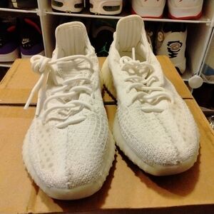 Yeezy Boost 350 V2